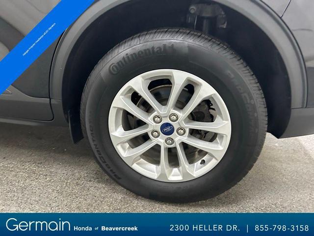 Photo of 2022 Agate Black Metallic Ford Escape