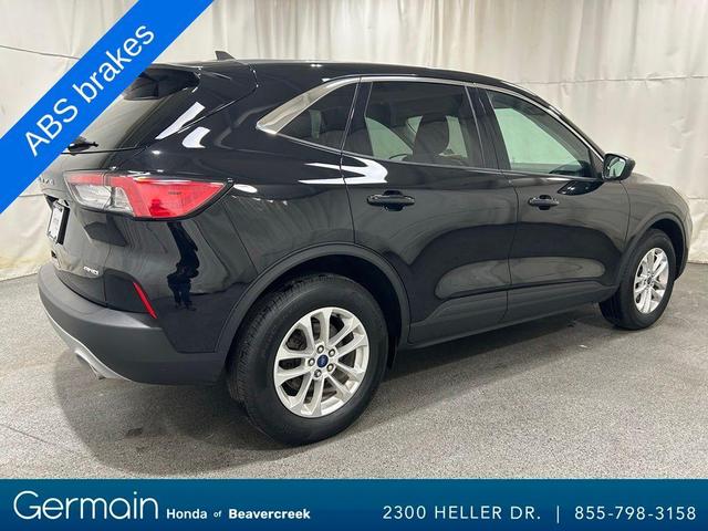Photo of 2022 Agate Black Metallic Ford Escape