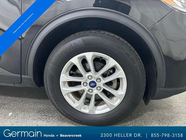 Photo of 2022 Agate Black Metallic Ford Escape
