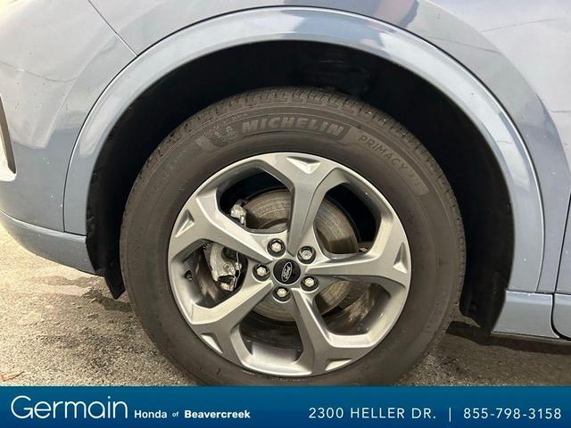 Photo of 2023 Vapor Blue Metallic Ford Escape