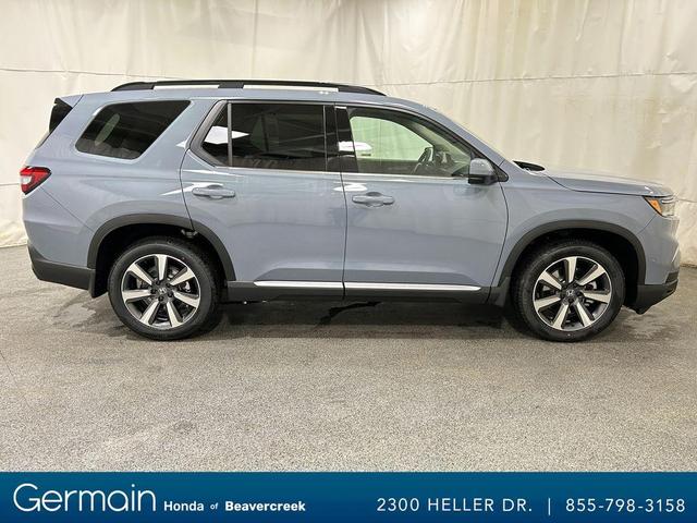 Photo of 2025 Sonic Gray Pearl Honda Pilot