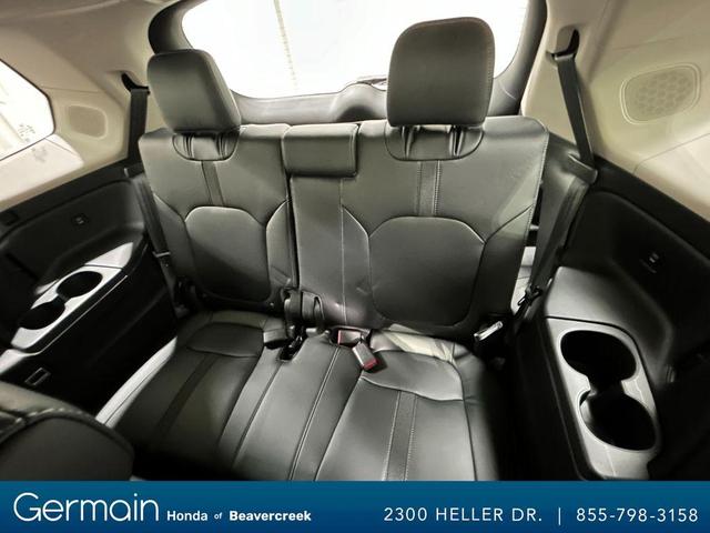 Photo of 2025 Sonic Gray Pearl Honda Pilot