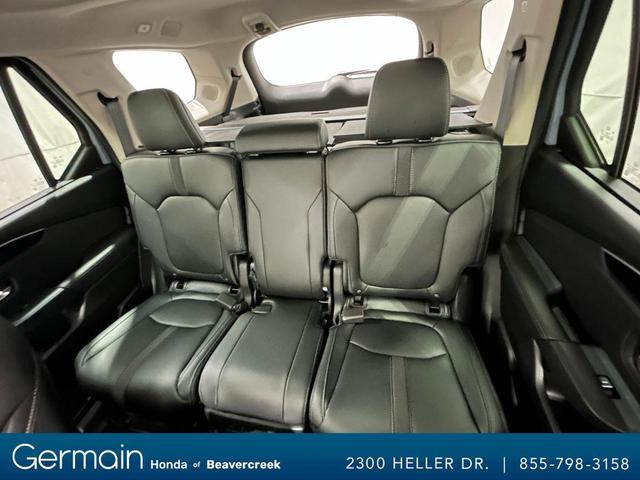 Photo of 2025 Sonic Gray Pearl Honda Pilot