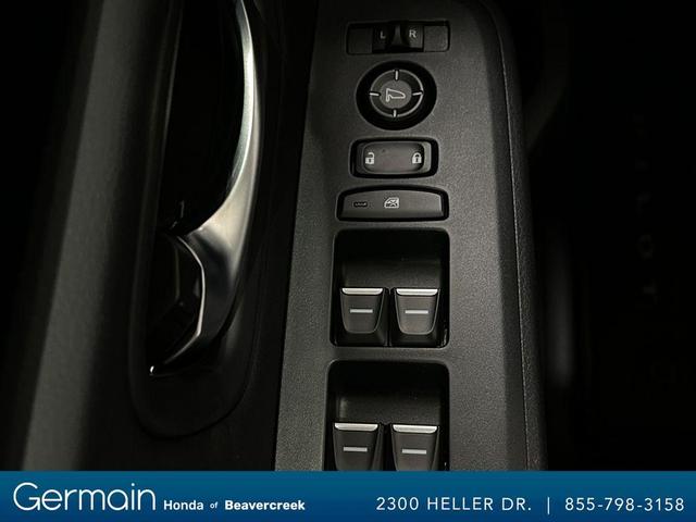 Photo of 2025 Sonic Gray Pearl Honda Pilot