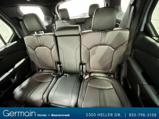 Photo of 2025 Platinum White Pearl Honda Pilot