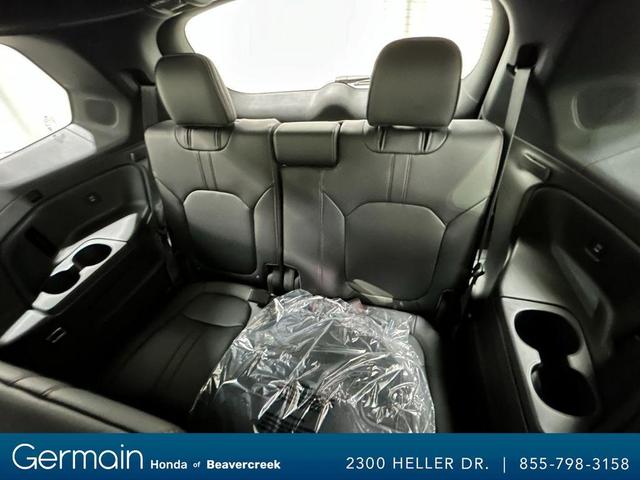 Photo of 2025 Platinum White Pearl Honda Pilot