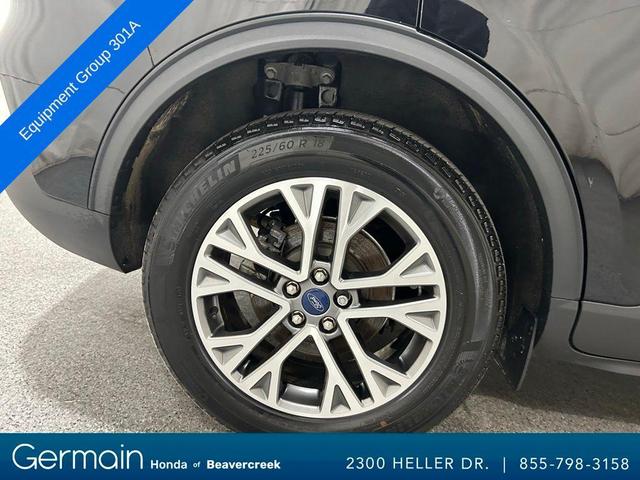 Photo of 2022 Agate Black Metallic Ford Escape