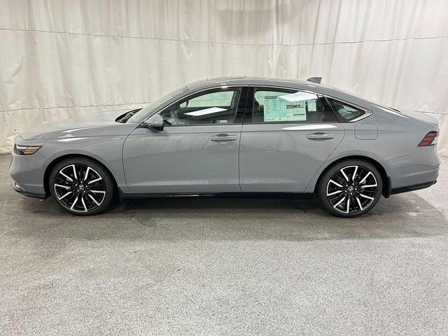 Photo of 2025 Urban Gray Pearl Honda Accord Hybrid