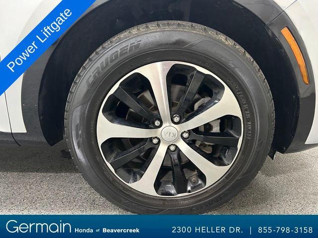 Photo of 2022 Sparkling Silver Kia Sorento