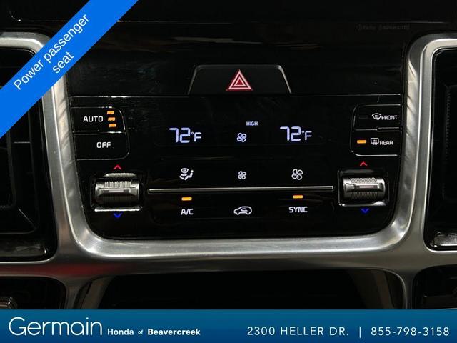 Photo of 2022 Sparkling Silver Kia Sorento