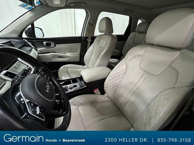 Photo of 2022 Sparkling Silver Kia Sorento