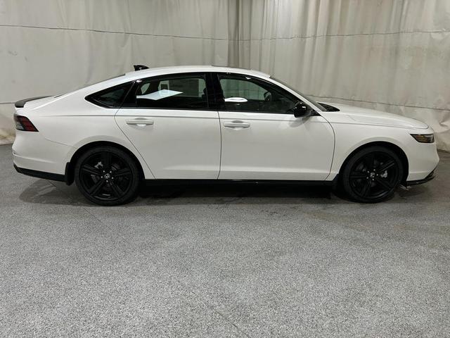 Photo of 2025 Platinum White Pearl Honda Accord Hybrid