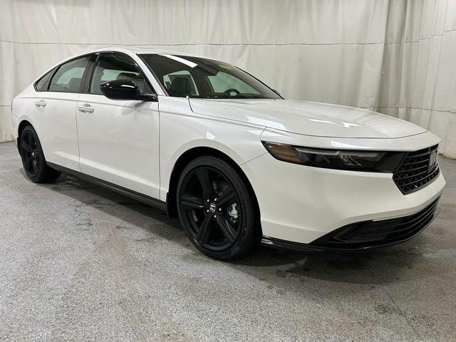 Photo of 2025 Platinum White Pearl Honda Accord Hybrid