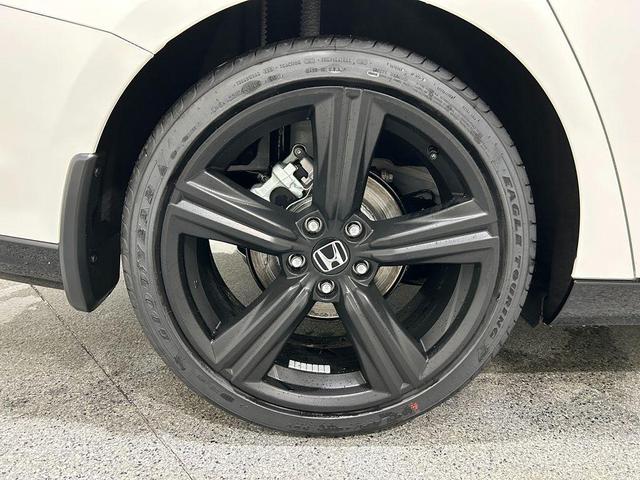 Photo of 2025 Platinum White Pearl Honda Accord Hybrid