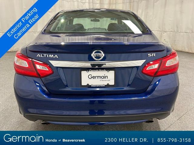 Photo of 2016 Gray Nissan Altima