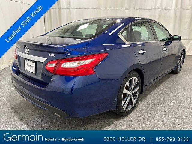 Photo of 2016 Gray Nissan Altima