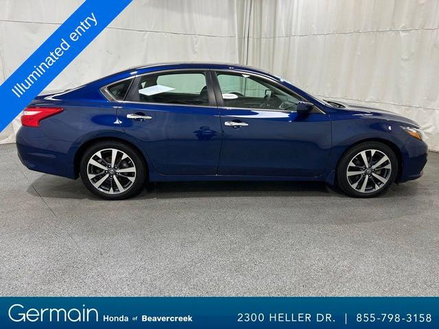 Photo of 2016 Gray Nissan Altima