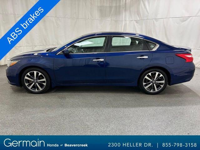 Photo of 2016 Gray Nissan Altima