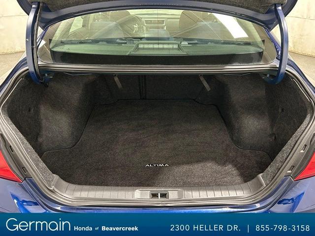 Photo of 2016 Gray Nissan Altima