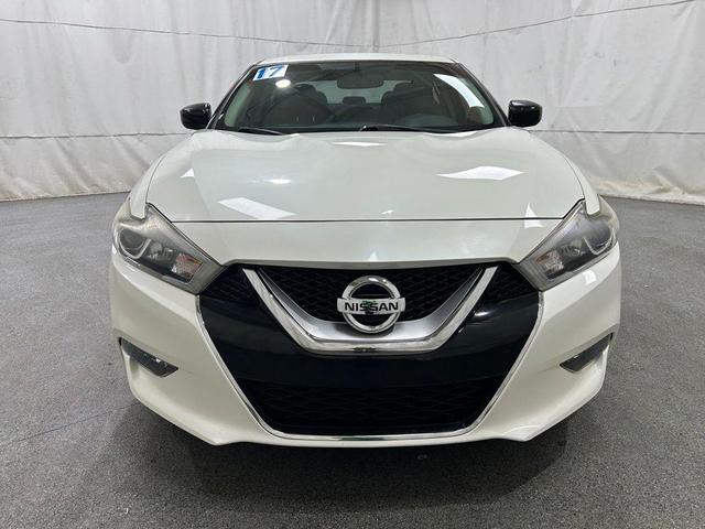Photo of 2017 White Nissan Maxima