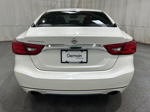 Photo of 2017 White Nissan Maxima