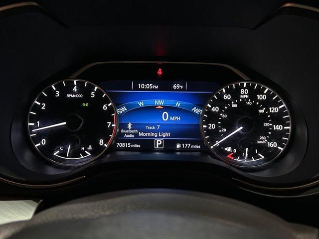 Photo of 2017 White Nissan Maxima