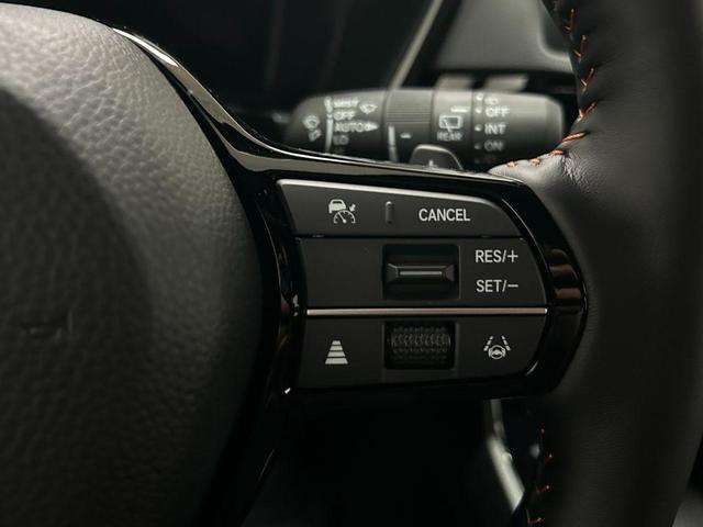 Photo of 2026 Platinum White Pearl Honda CR-V Hybrid