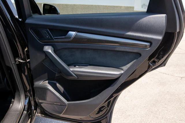 Photo of 2018 Black Audi SQ5