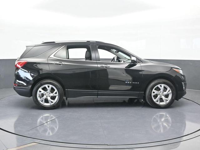 Photo of 2021 Mosaic Black Metallic Chevrolet Equinox
