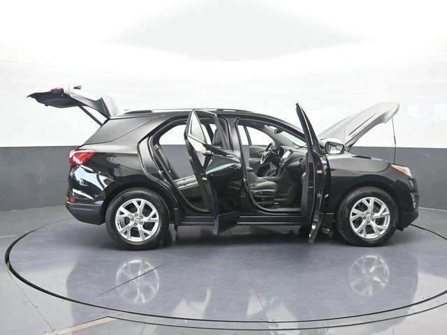 Photo of 2021 Mosaic Black Metallic Chevrolet Equinox