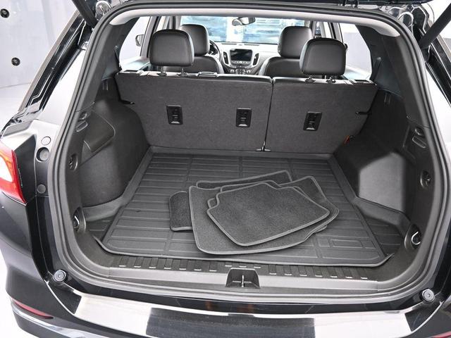 Photo of 2021 Mosaic Black Metallic Chevrolet Equinox