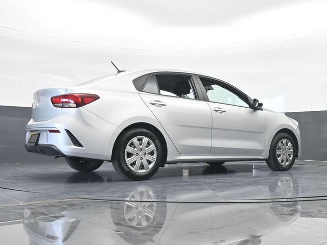 Photo of 2022 Silky Silver Kia Rio