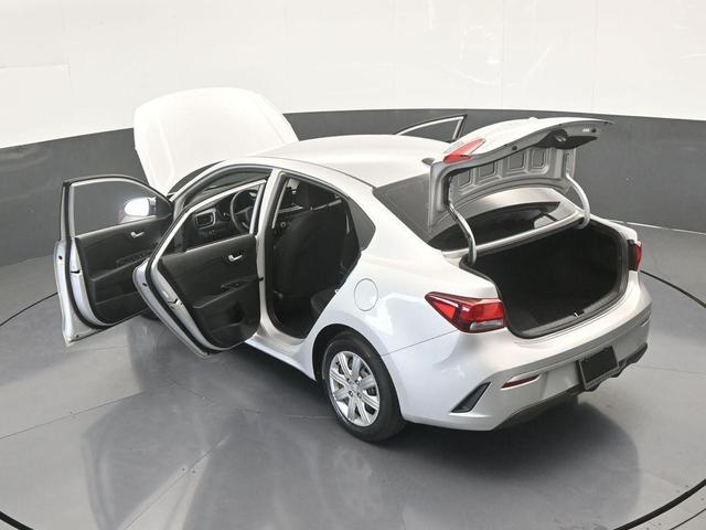 Photo of 2022 Silky Silver Kia Rio