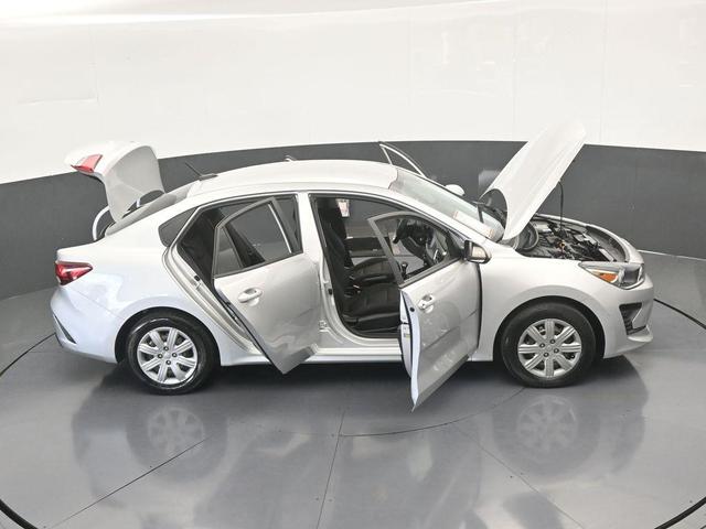 Photo of 2022 Silky Silver Kia Rio