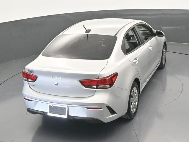 Photo of 2022 Silky Silver Kia Rio