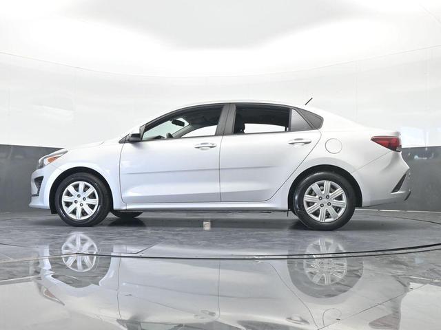 Photo of 2022 Silky Silver Kia Rio