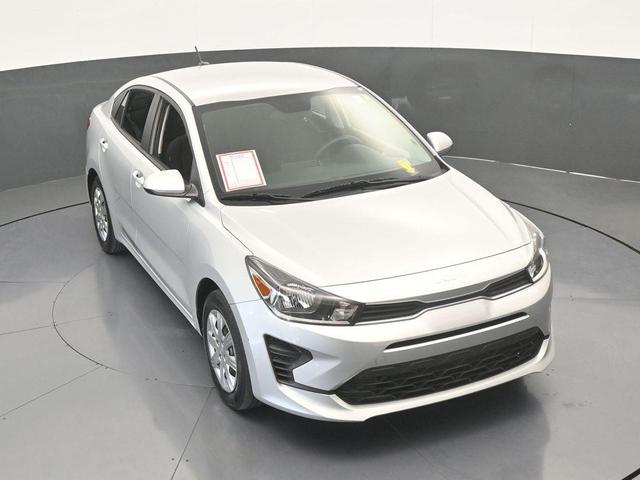 Photo of 2022 Silky Silver Kia Rio