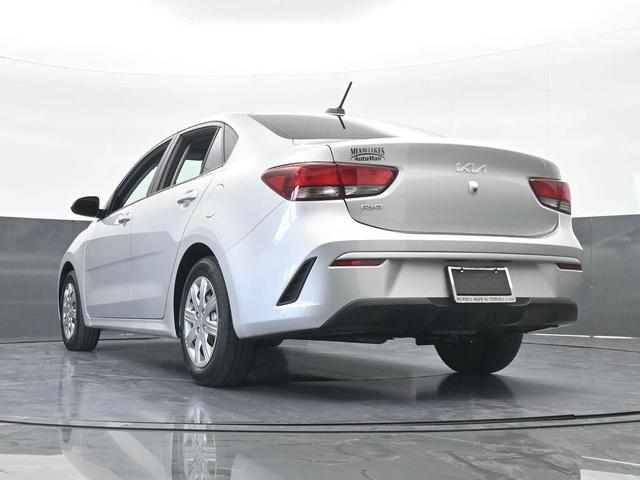Photo of 2022 Silky Silver Kia Rio