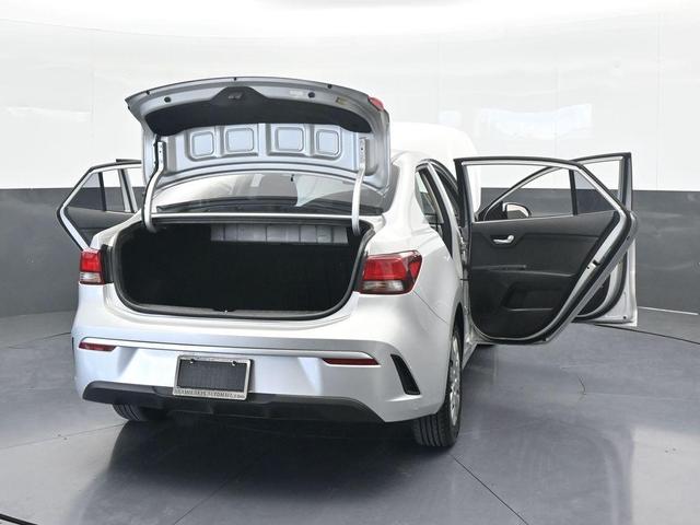 Photo of 2022 Silky Silver Kia Rio