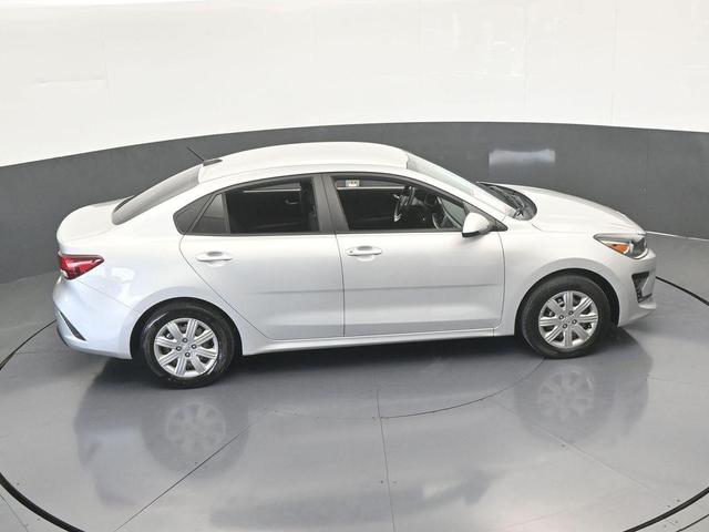 Photo of 2022 Silky Silver Kia Rio