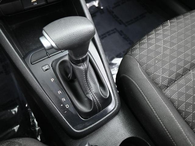 Photo of 2022 Silky Silver Kia Rio