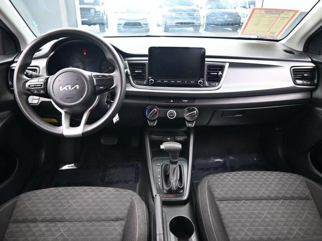 Photo of 2022 Silky Silver Kia Rio