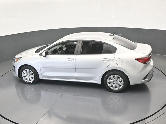 Photo of 2022 Silky Silver Kia Rio