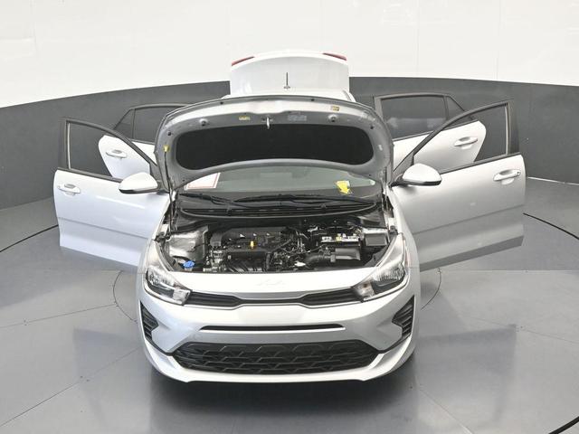 Photo of 2022 Silky Silver Kia Rio