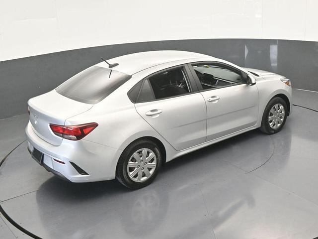 Photo of 2022 Silky Silver Kia Rio