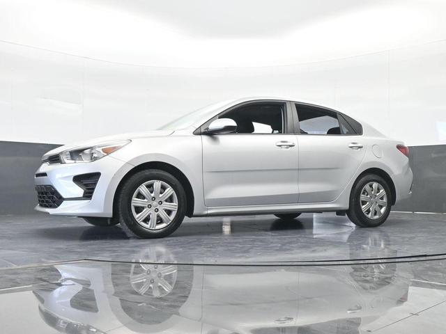 Photo of 2022 Silky Silver Kia Rio