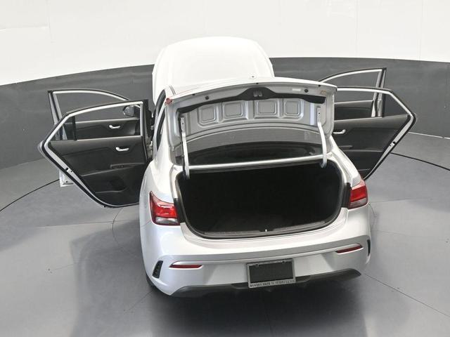 Photo of 2022 Silky Silver Kia Rio
