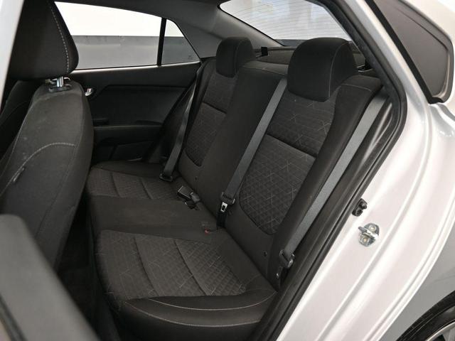 Photo of 2022 Silky Silver Kia Rio