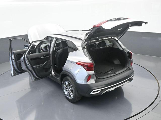 Photo of 2021 Steel Gray Kia Seltos