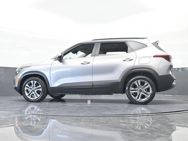 Photo of 2021 Steel Gray Kia Seltos